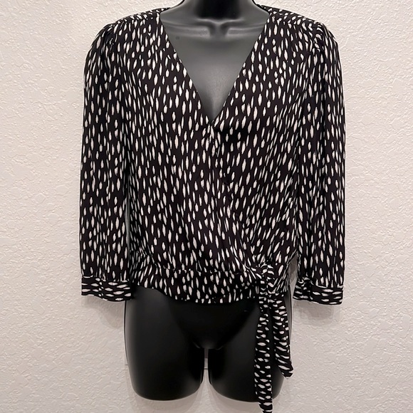 VELVET By Graham & Spencer Faux Wrap Top Blouse made in USA 3/4 sleeve ladies XS - Picture 1 of 11